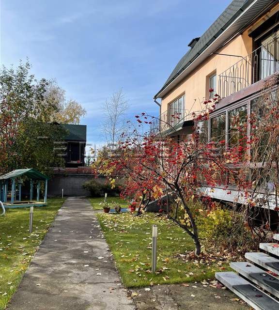 Сдаётся 5-комнатная квартира, 250 м²