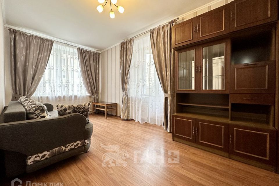 Продаётся 2-комнатная квартира, 56.8 м²