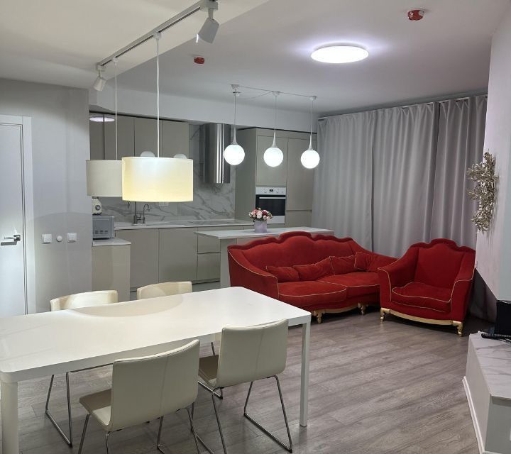 Сдаётся 3-комнатная квартира, 94 м²