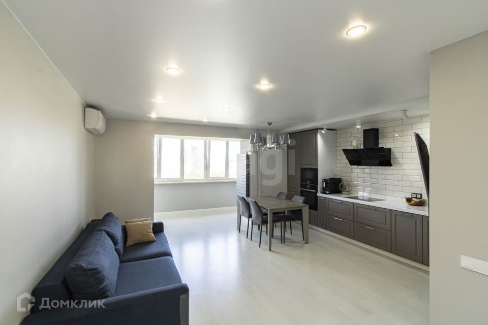 Продаётся 2-комнатная квартира, 65.2 м²
