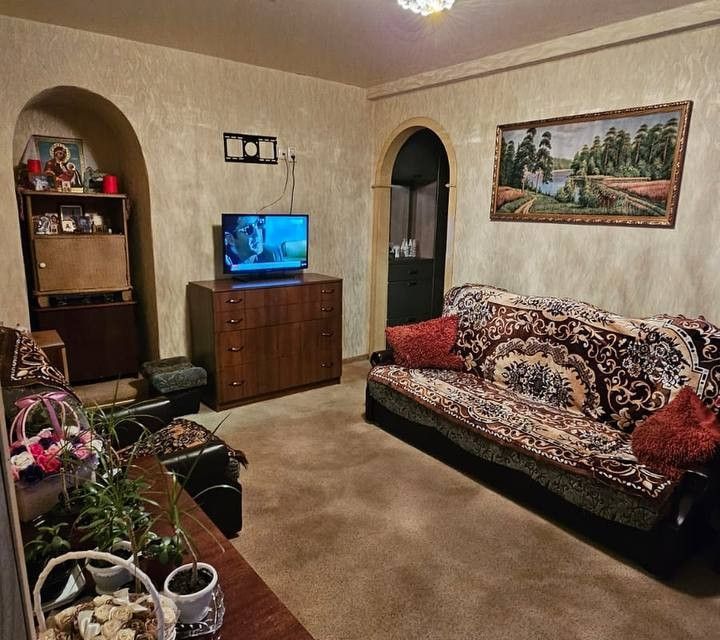 Продаётся 3-комнатная квартира, 46.7 м²