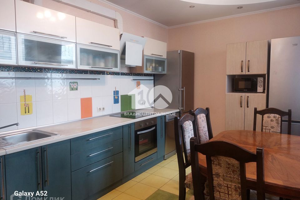 Продаётся 3-комнатная квартира, 106 м²