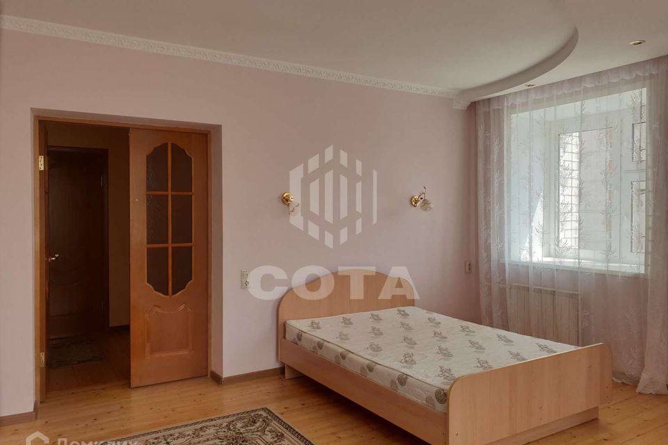 Сдаётся 2-комнатная квартира, 65 м²