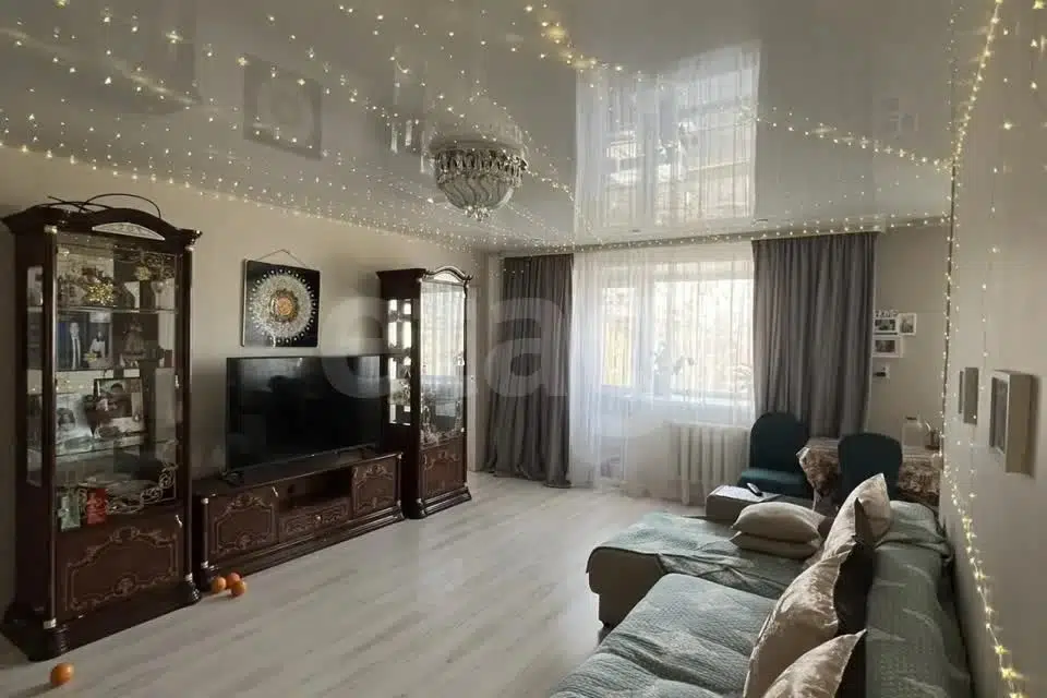 Продаётся 4-комнатная квартира, 64 м²