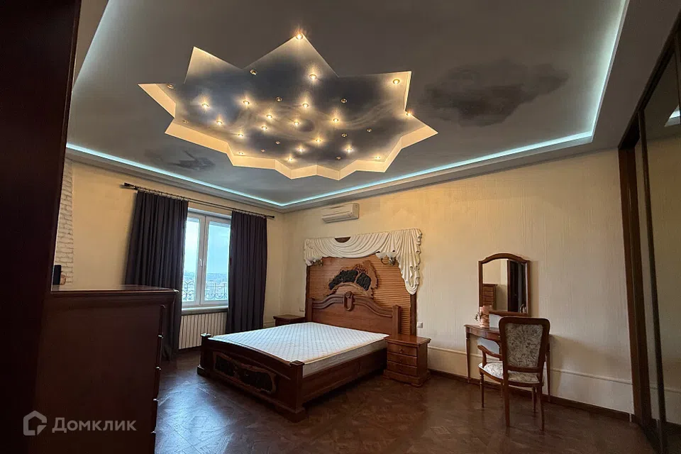 Продаётся 3-комнатная квартира, 150 м²