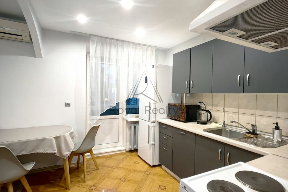 Сдаётся 2-комнатная квартира, 65 м²