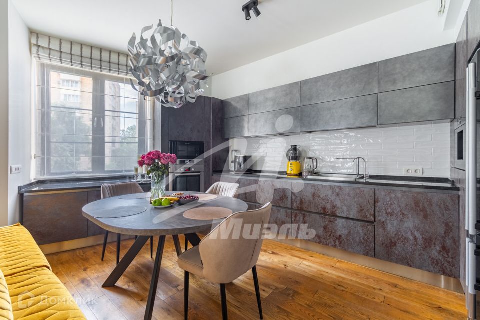 Продаётся 4-комнатная квартира, 91.2 м²