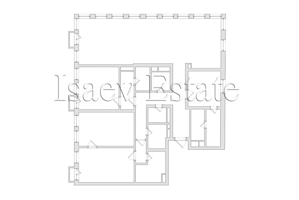 Продаётся 4-комнатная квартира, 272 м²