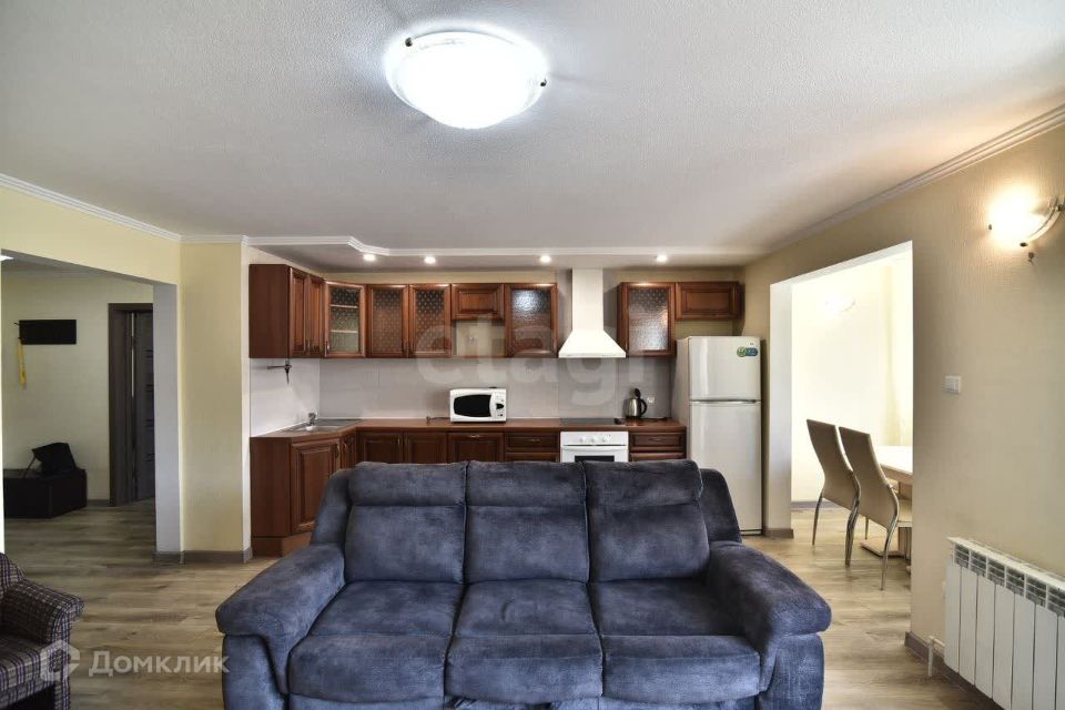 Сдаётся 1-комнатная квартира, 72 м²