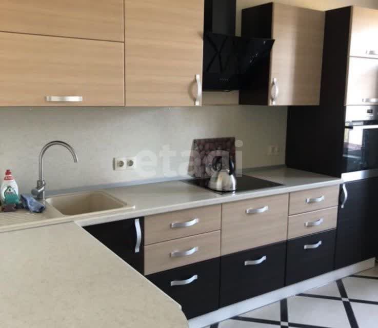 Продаётся 2-комнатная квартира, 61.6 м²