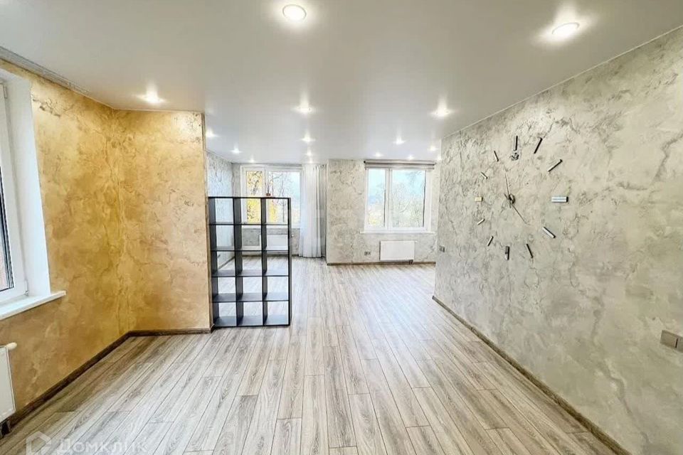 Продаётся 1-комнатная квартира, 49 м²
