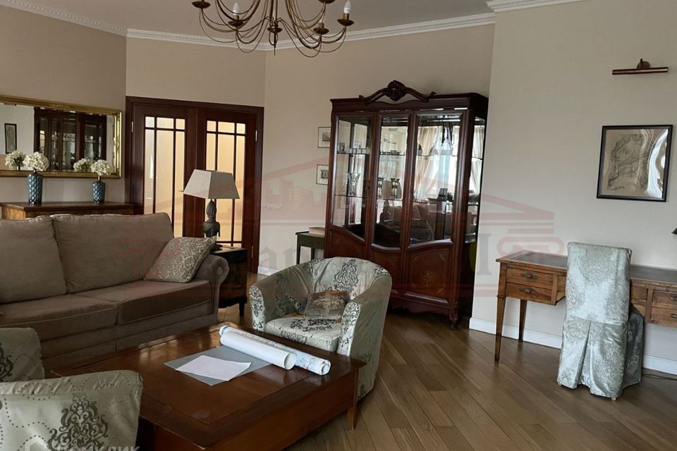 Сдаётся 3-комнатная квартира, 156 м²