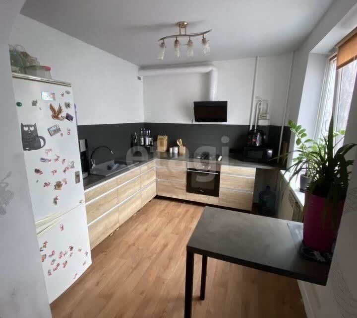 Продаётся 3-комнатная квартира, 74.3 м²