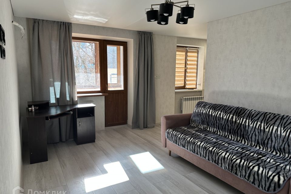 Продаётся 3-комнатная квартира, 55.9 м²