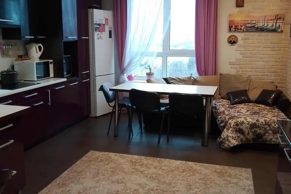 Продаётся 4-комнатная квартира, 103 м²