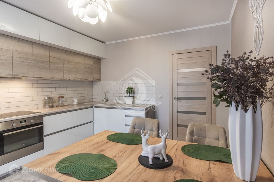 Продаётся 3-комнатная квартира, 97 м²