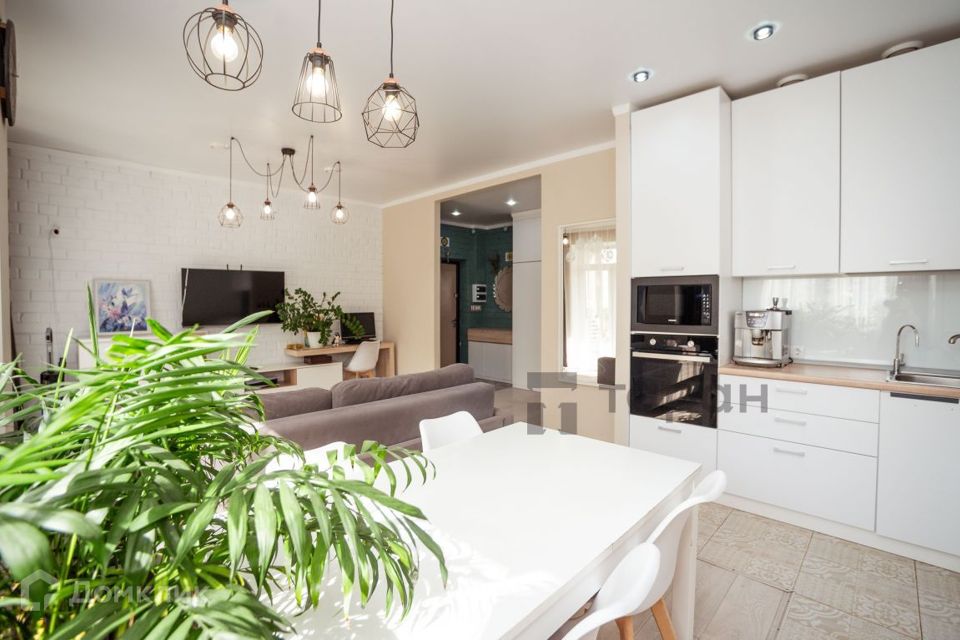 Продаётся 2-комнатная квартира, 56 м²