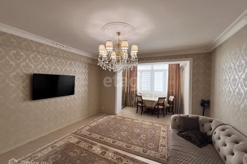 Продаётся 1-комнатная квартира, 56 м²