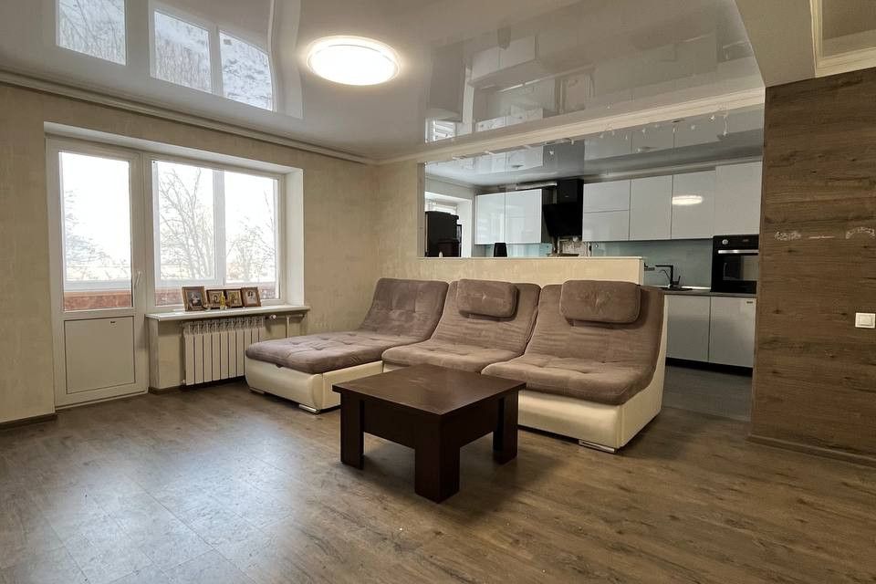 Продаётся 3-комнатная квартира, 61.9 м²