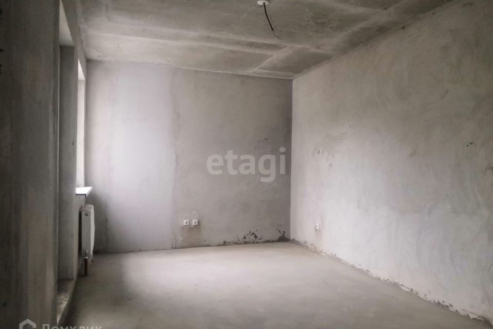 Продаётся 1-комнатная квартира, 43 м²