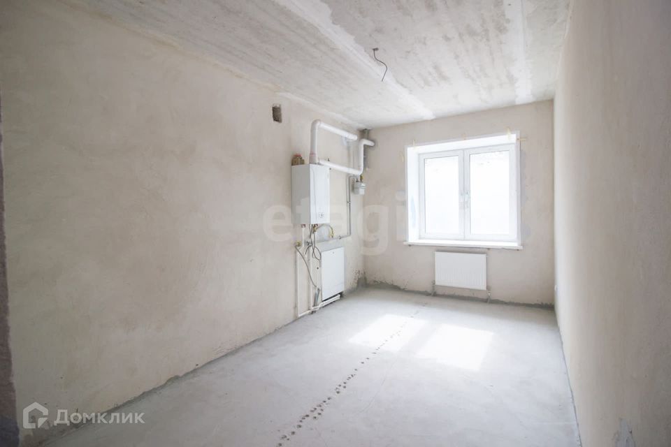 Продаётся 1-комнатная квартира, 42 м²