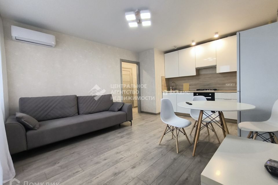Сдаётся 1-комнатная квартира, 42 м²