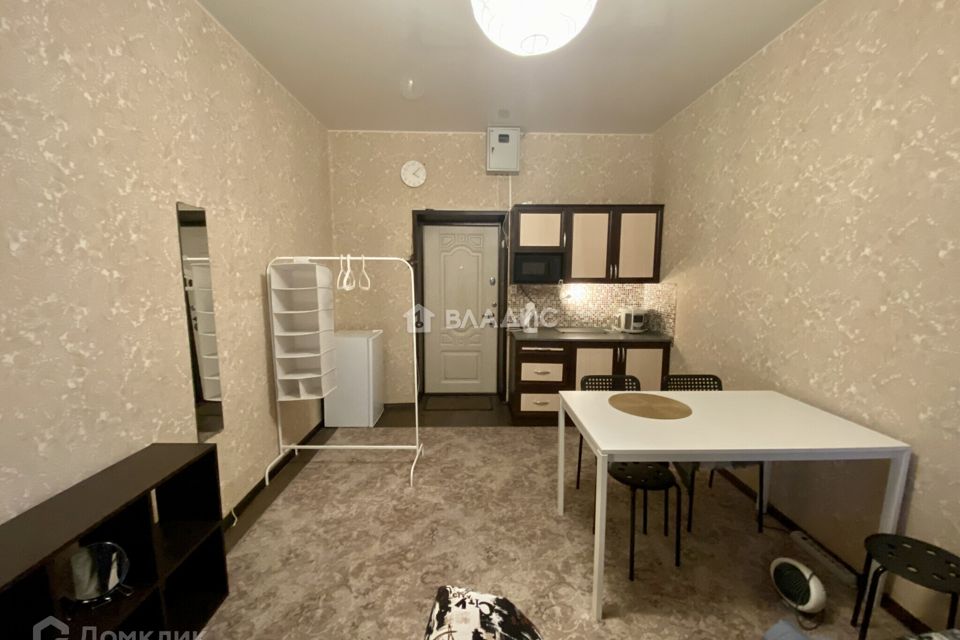 Продаётся комната в 10-комн. квартире, 50 м²