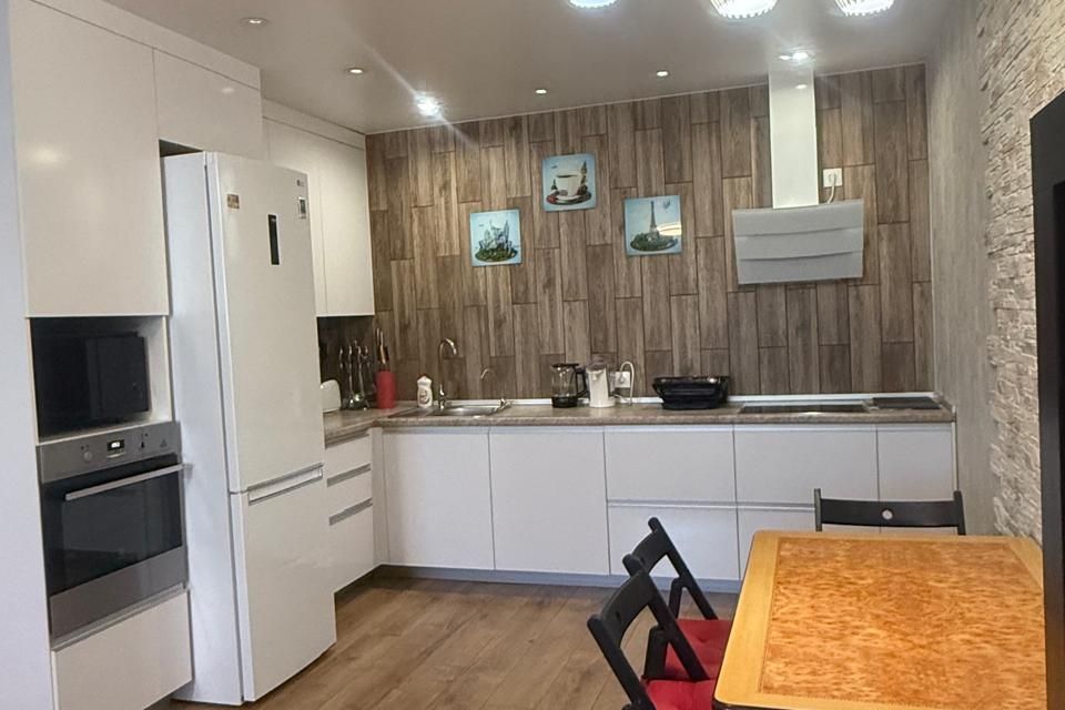 Продаётся 3-комнатная квартира, 85 м²
