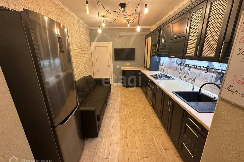 Продаётся 2-комнатная квартира, 63.6 м²