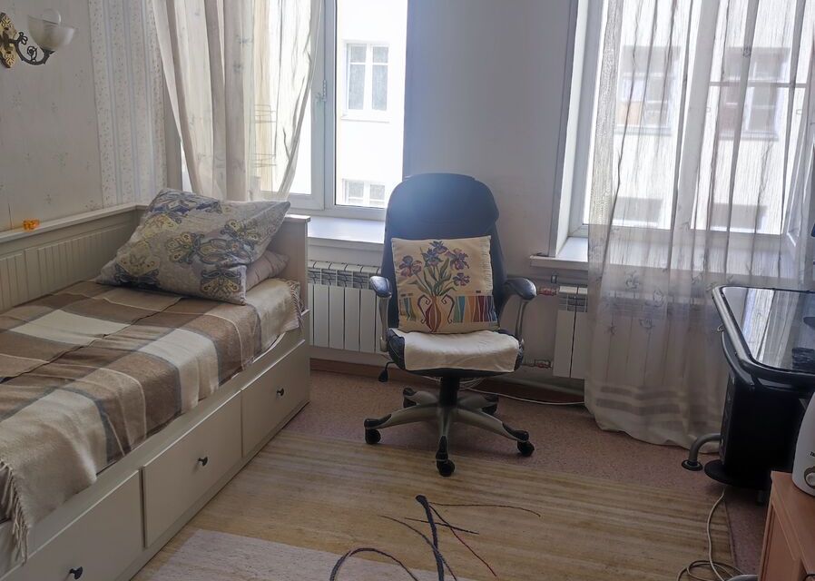 Продаётся комната в 3-комн. квартире, 14.7 м²