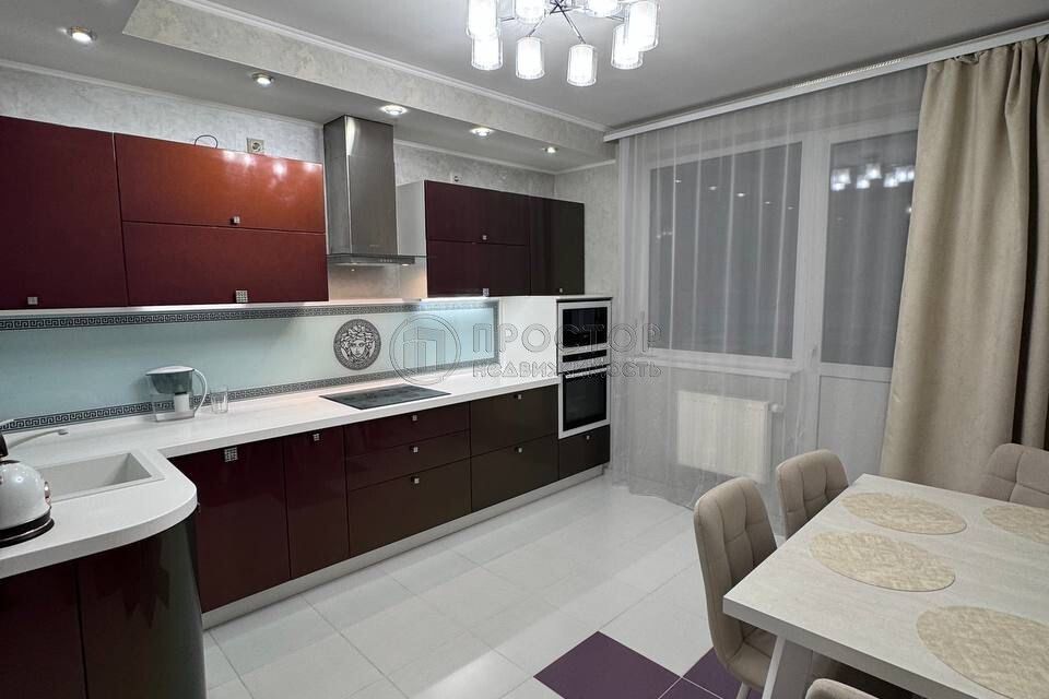 Продаётся 2-комнатная квартира, 81.3 м²