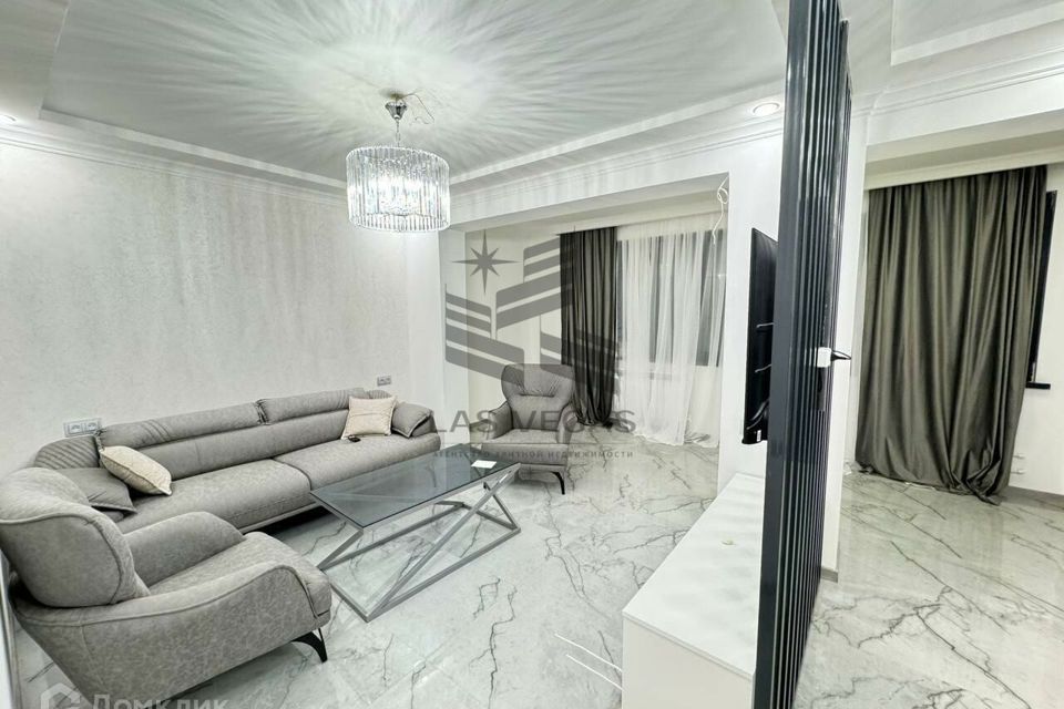Сдаётся 2-комнатная квартира, 75 м²