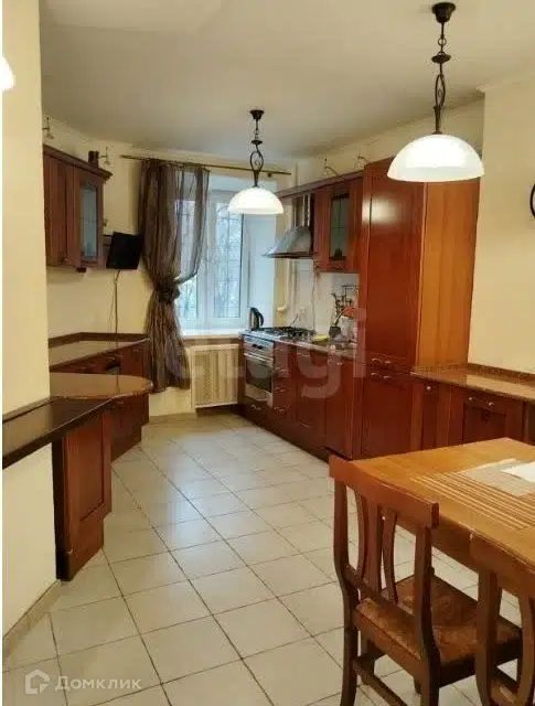 Продаётся 3-комнатная квартира, 108 м²
