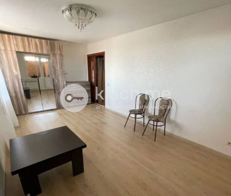 Продаётся 2-комнатная квартира, 55.8 м²