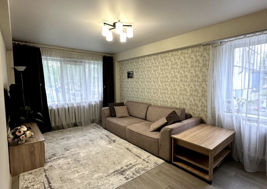 Продаётся 2-комнатная квартира, 43.2 м²