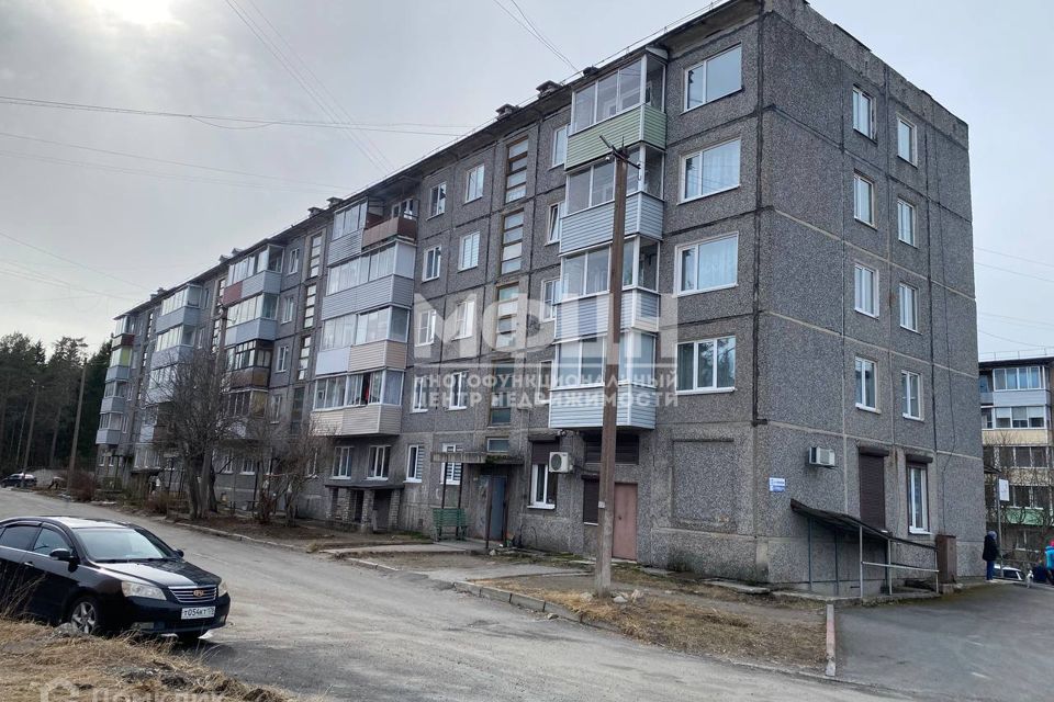 Продаётся 3-комнатная квартира, 48.9 м²