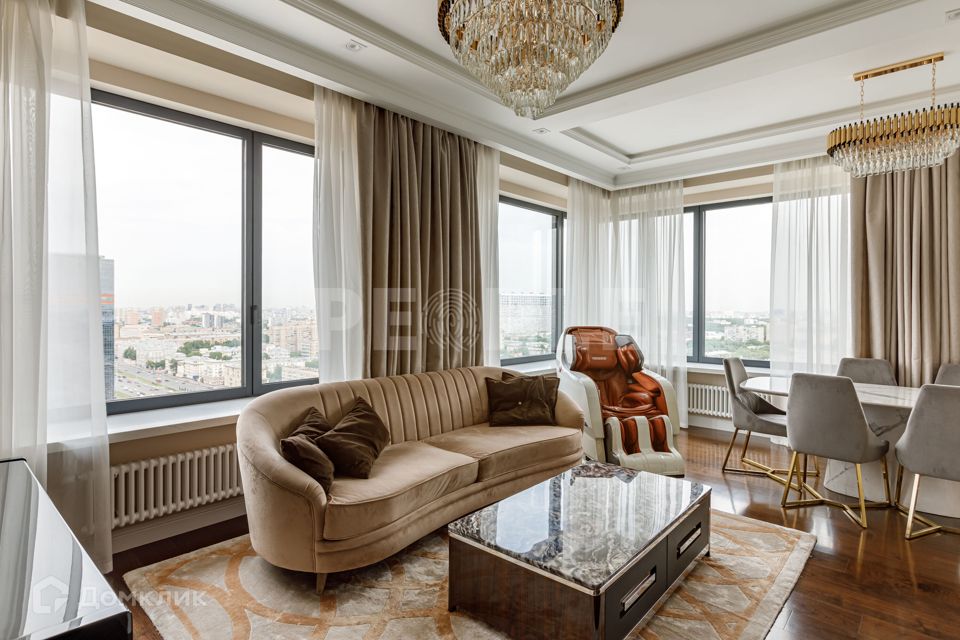 Продаётся 4-комнатная квартира, 130.1 м²