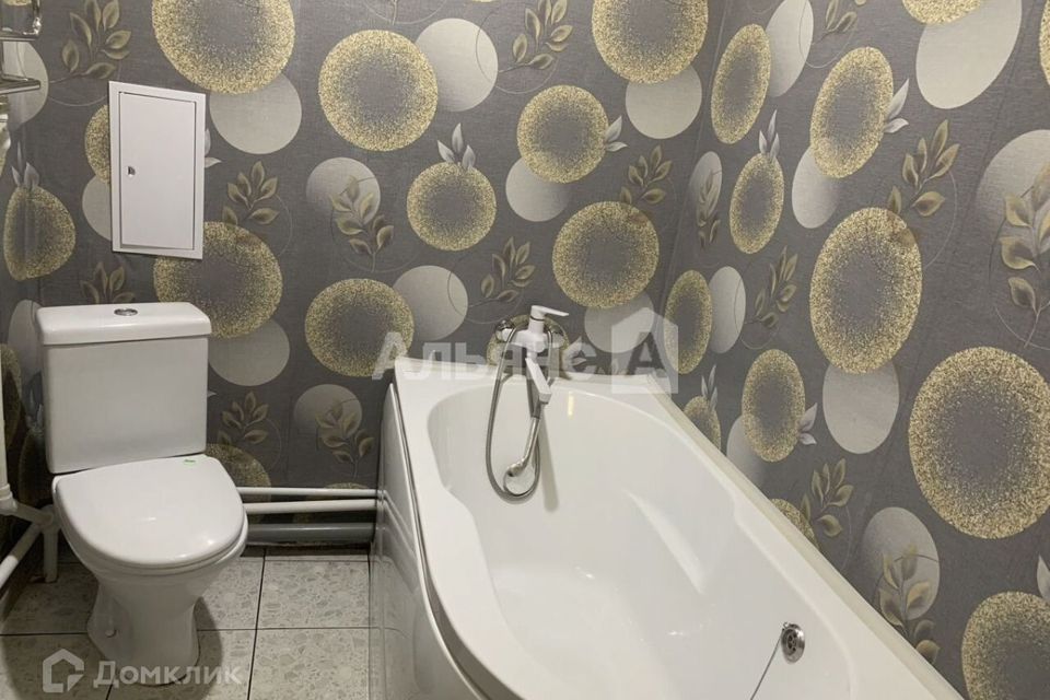 Продаётся 3-комнатная квартира, 42.4 м²