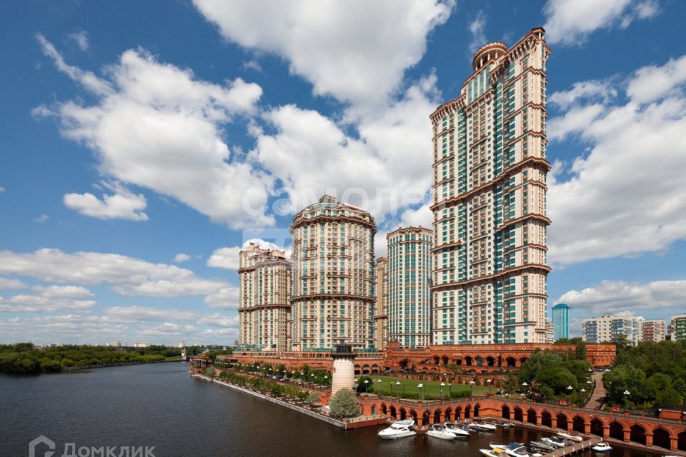 Продаётся 4-комнатная квартира, 167.3 м²