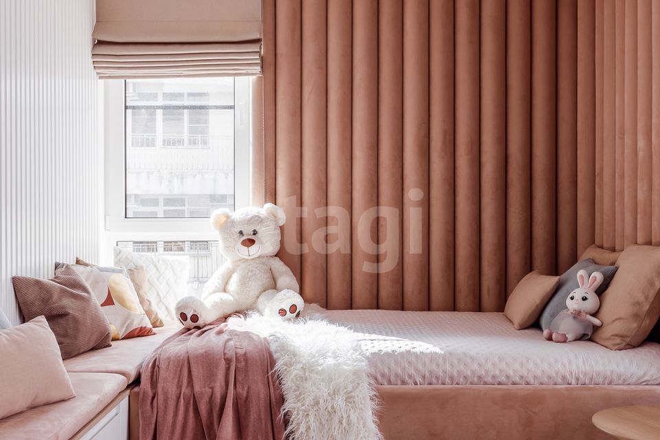 Продаётся 4-комнатная квартира, 103 м²