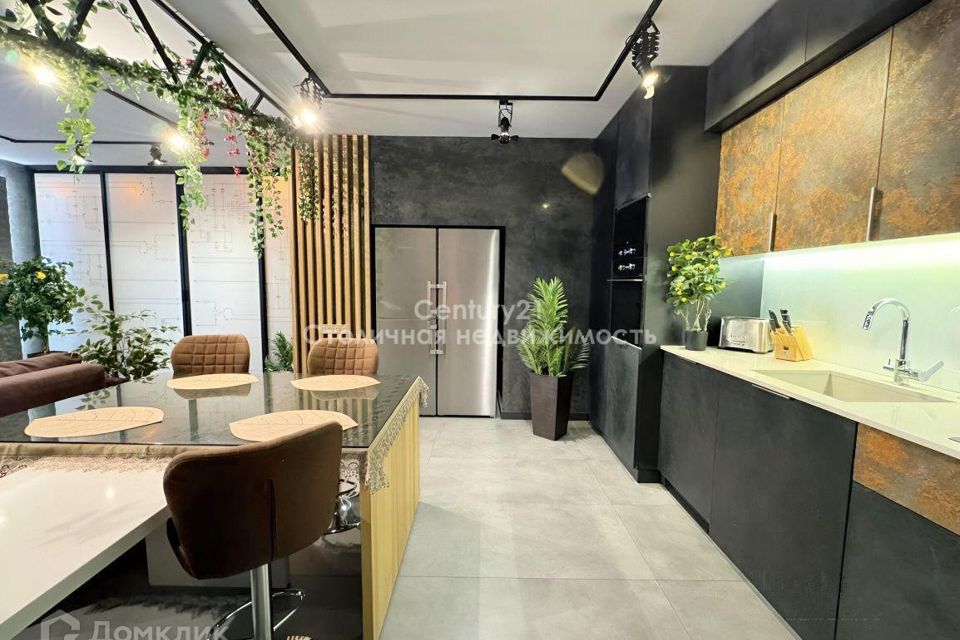 Продаётся 3-комнатная квартира, 120 м²