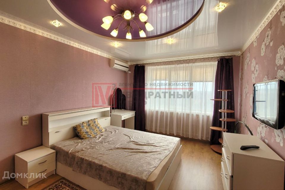 Продаётся 4-комнатная квартира, 82.1 м²
