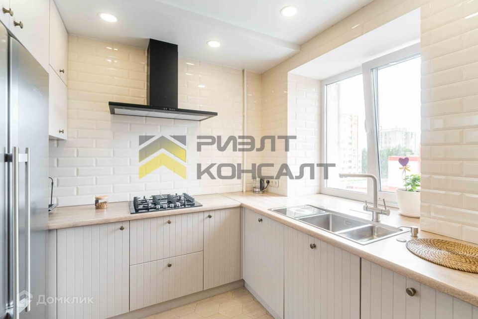 Продаётся 4-комнатная квартира, 90.9 м²