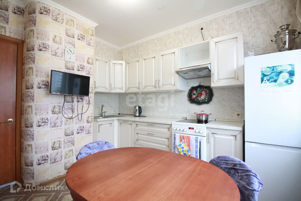 Продаётся комната в 3-комн. квартире, 53.4 м²