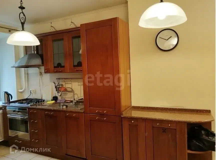 Продаётся 3-комнатная квартира, 108 м²