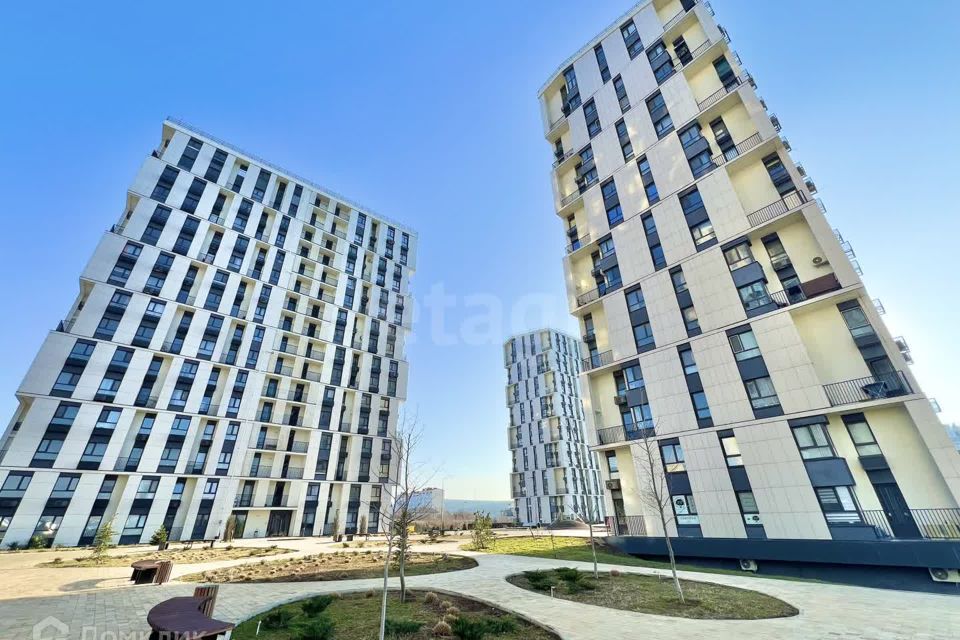Продаётся 1-комнатная квартира, 42.4 м²
