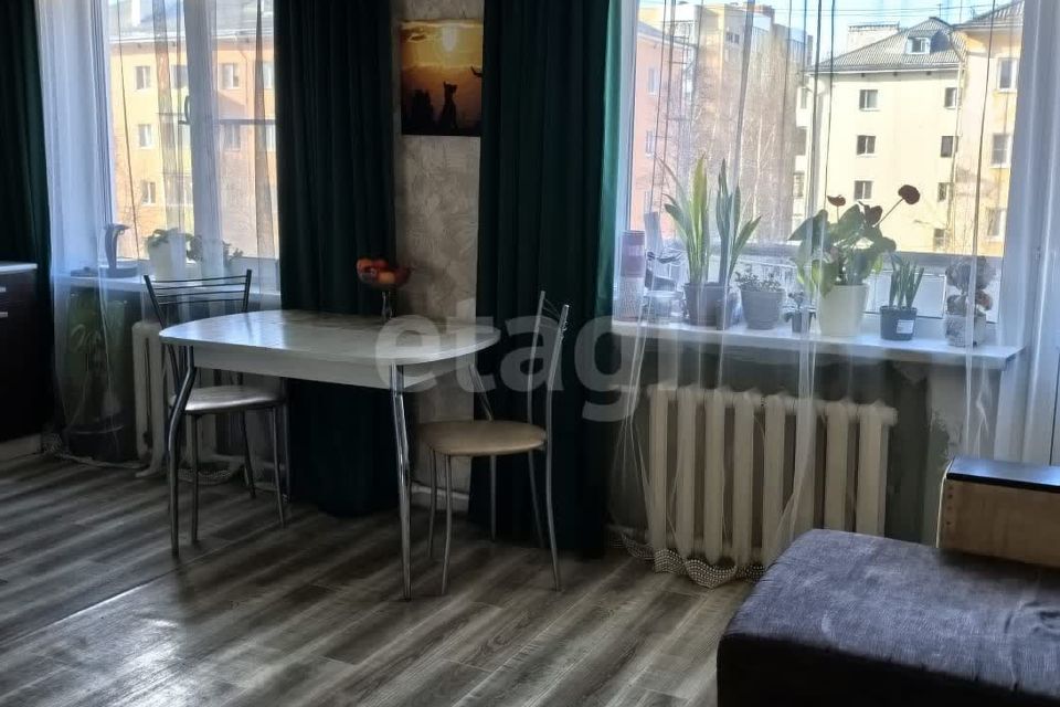 Продаётся 3-комнатная квартира, 58.7 м²