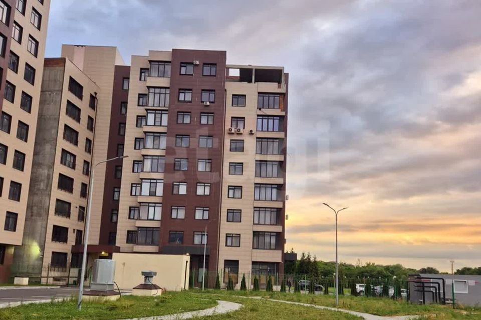 Продаётся 4-комнатная квартира, 238.2 м²