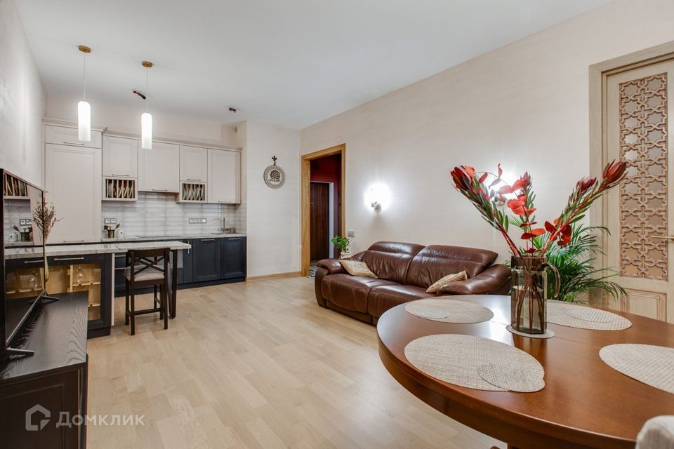 Продаётся 3-комнатная квартира, 77 м²