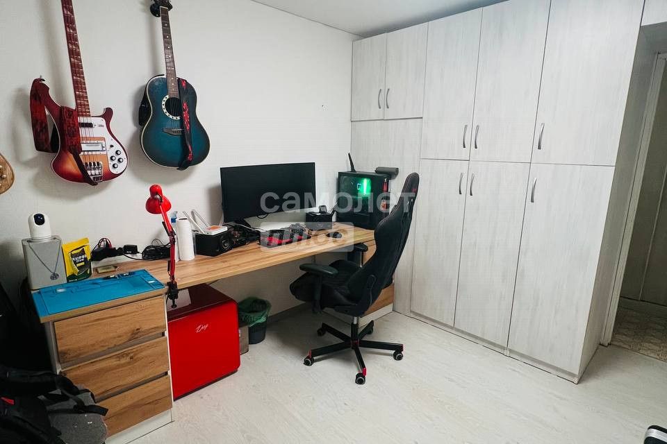 Продаётся 3-комнатная квартира, 54.5 м²